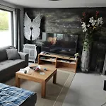 La Maison Blanche A Hermeton Sur Meuse Rum i privatbostad Hastiere-par-dela