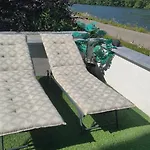 La Maison Blanche A Hermeton Sur Meuse Hastiere-par-dela