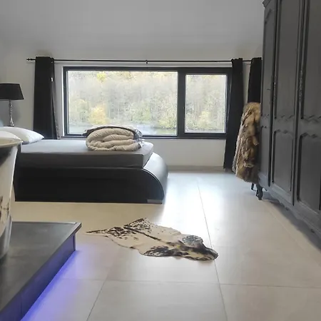 La Maison Blanche A Hermeton Sur Meuse Villa