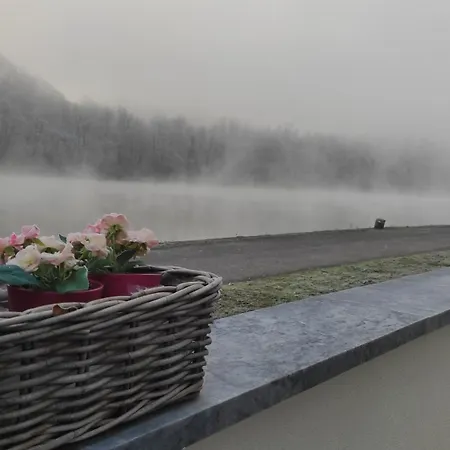 La Maison Blanche A Hermeton Sur Meuse Hastiere-par-dela