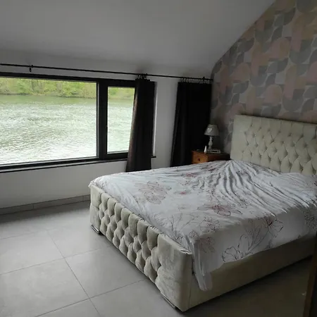 La Maison Blanche A Hermeton Sur Meuse