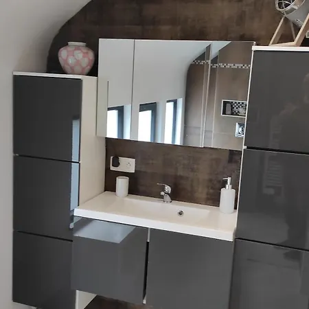 La Maison Blanche A Hermeton Sur Meuse Homestay szállás