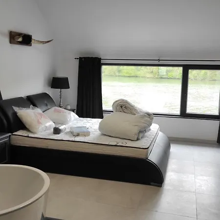 Villa La Maison Blanche A Hermeton Sur Meuse