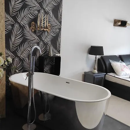 Homestay szállás La Maison Blanche A Hermeton Sur Meuse