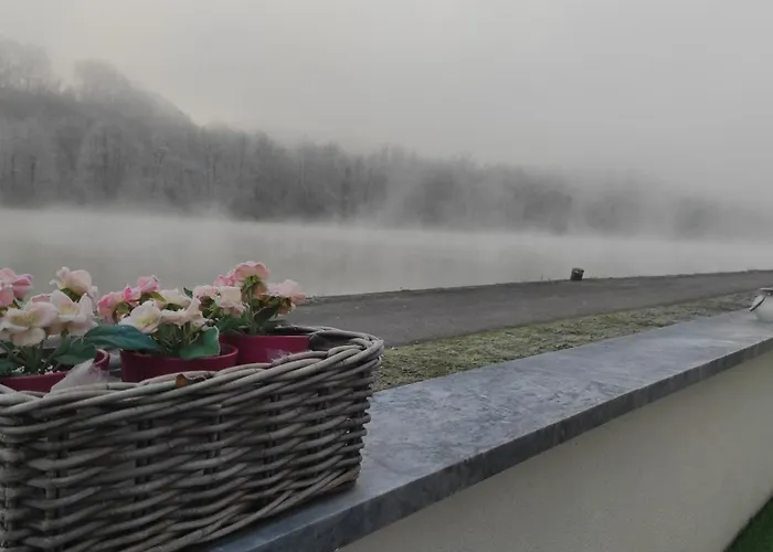 La Maison Blanche A Hermeton Sur Meuse Hastière-par-delà