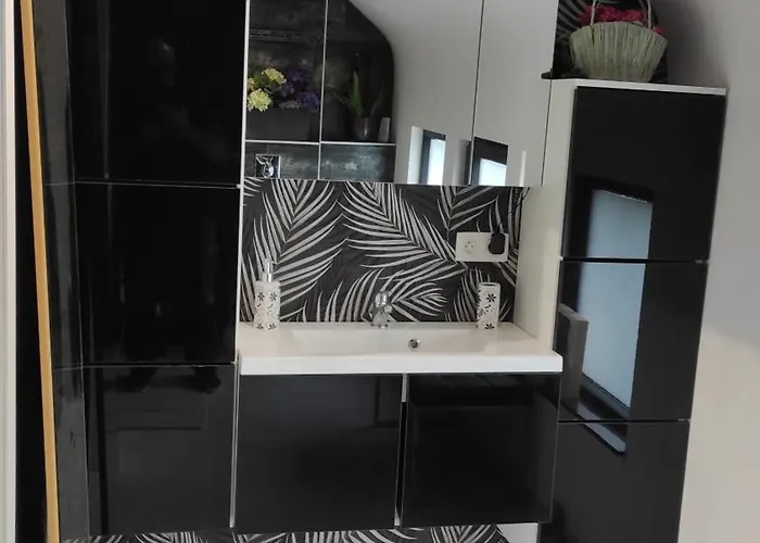 Homestay szállás La Maison Blanche A Hermeton Sur Meuse *