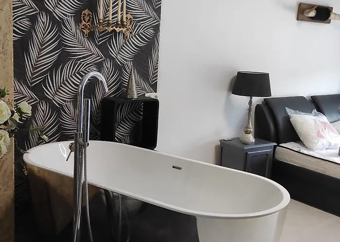 Homestay szállás La Maison Blanche A Hermeton Sur Meuse