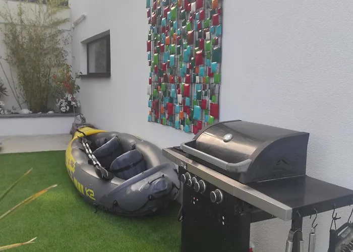 La Maison Blanche A Hermeton Sur Meuse *