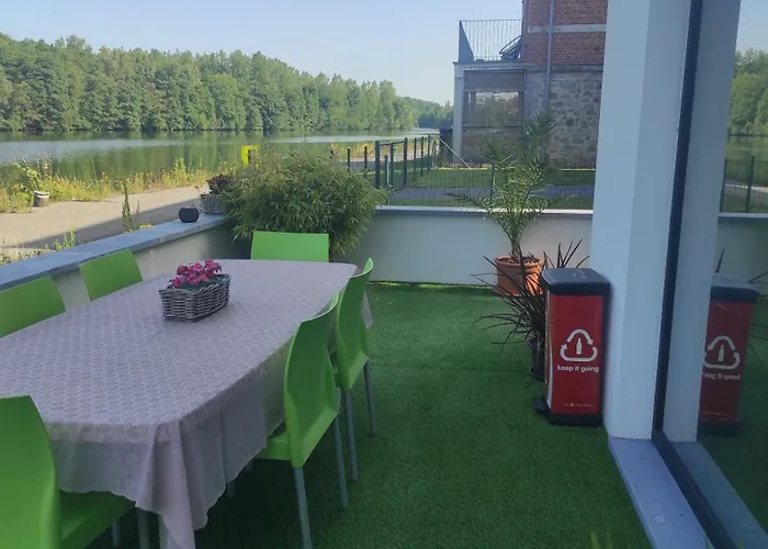 Homestay szállás La Maison Blanche A Hermeton Sur Meuse *