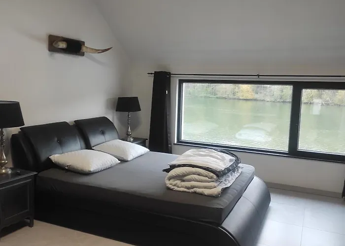 La Maison Blanche A Hermeton Sur Meuse *